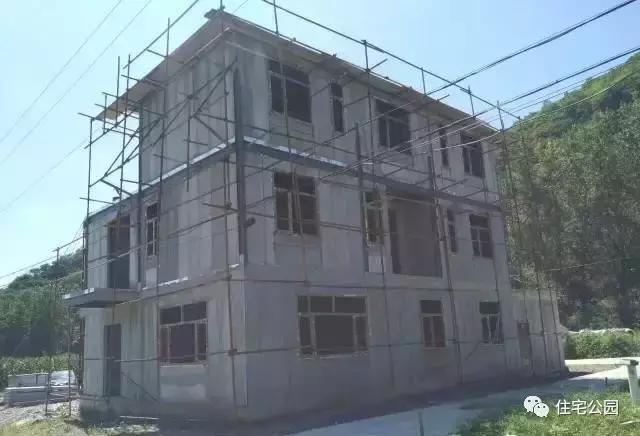 農(nóng)民自建房鋼結(jié)構(gòu)別墅，每平米造價僅1500，還做什么磚混框架！