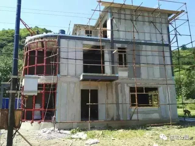 農(nóng)民自建房鋼結(jié)構(gòu)別墅，每平米造價僅1500，還做什么磚混框架！
