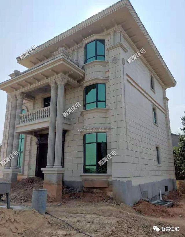 驚艷的歐式三層豪宅設(shè)計(jì)戶型方案圖，主體+外裝70萬