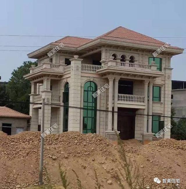 驚艷的歐式三層豪宅設(shè)計(jì)戶型方案圖，主體+外裝70萬