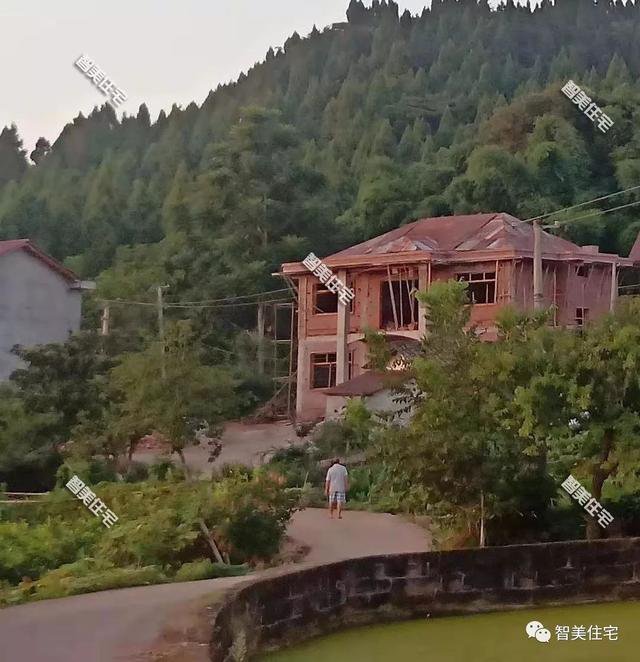 占地120平簡約普通二層自建房子設計圖，30萬內(nèi)，完工圖更漂亮