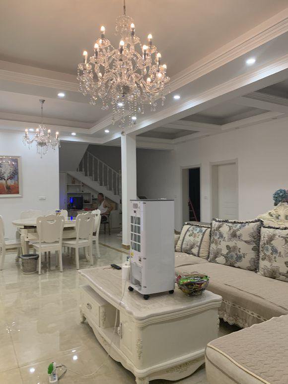 80萬回老家建兩層小別墅含內(nèi)部裝修，鄰居看完都說很實(shí)用