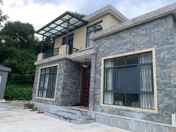 80萬回老家建兩層小別墅含內(nèi)部裝修，鄰居看完都說很實(shí)用