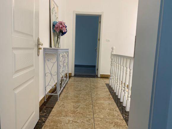 80萬回老家建兩層小別墅含內(nèi)部裝修，鄰居看完都說很實(shí)用