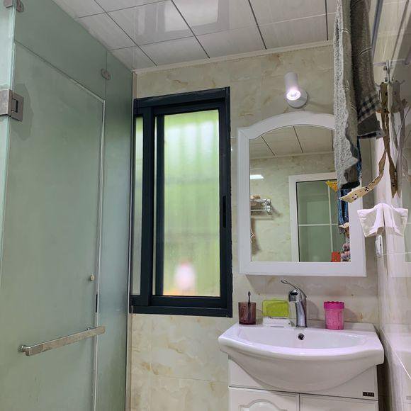 80萬回老家建兩層小別墅含內(nèi)部裝修，鄰居看完都說很實(shí)用