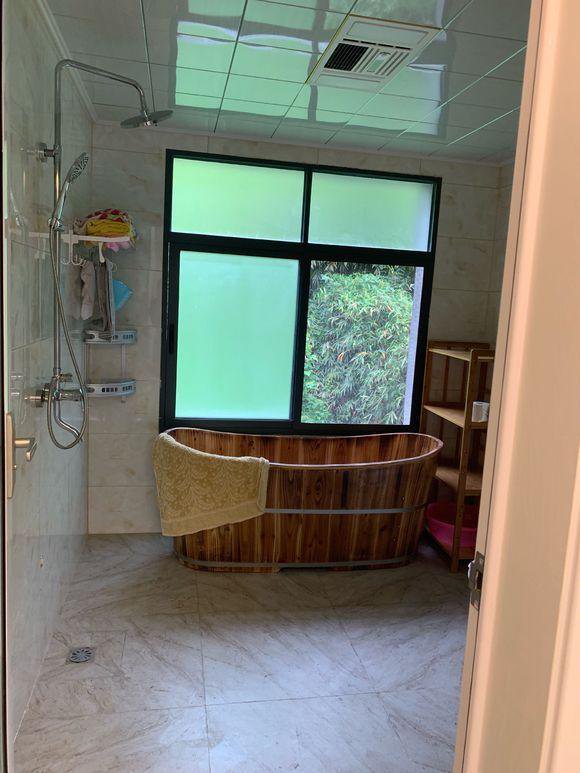 80萬回老家建兩層小別墅含內(nèi)部裝修，鄰居看完都說很實(shí)用