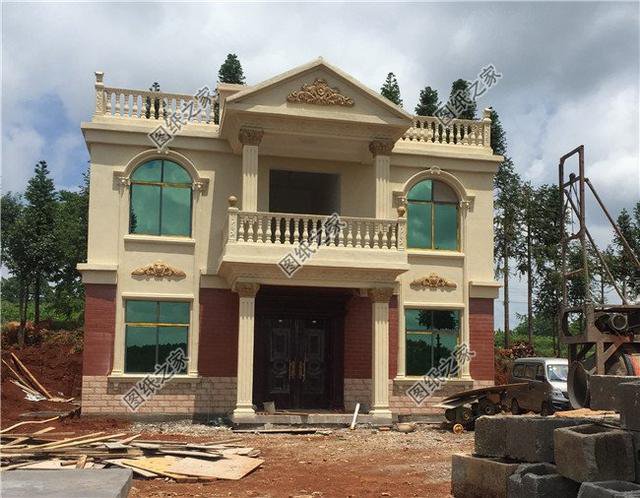 二層農(nóng)村自建房實(shí)拍圖，仔細(xì)對(duì)比效果圖后，沒(méi)想到是這樣的