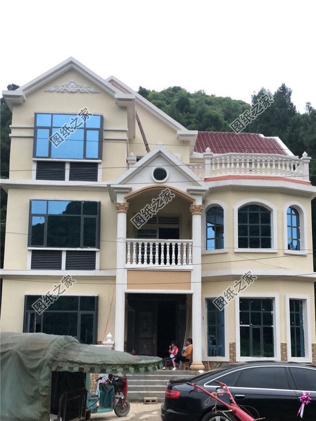 典雅不失風(fēng)情的夢(mèng)幻三層實(shí)用帶露臺(tái)別墅，將是你不二首選