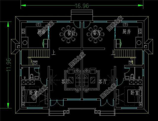兄弟雙拼二層別墅設(shè)計(jì)，采光標(biāo)準(zhǔn)出色，擁有了非常寬闊的室外空間